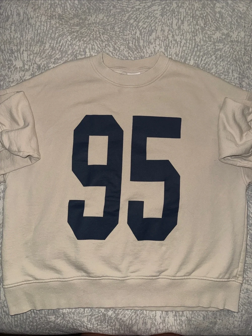 Zara Cream Sweatshirt with Navy '95' Graphic